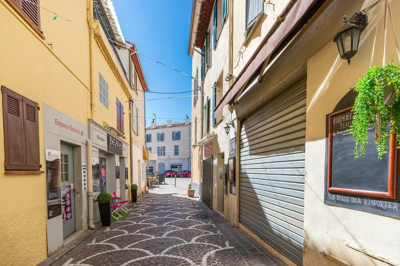 Logement Atypique Dans La Rue Fourmilliere Antibes Lejlighed