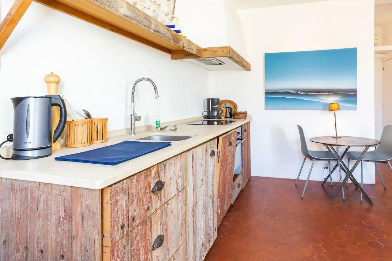 Apartment Logement Atypique Dans La Rue Fourmilliere Antibes France