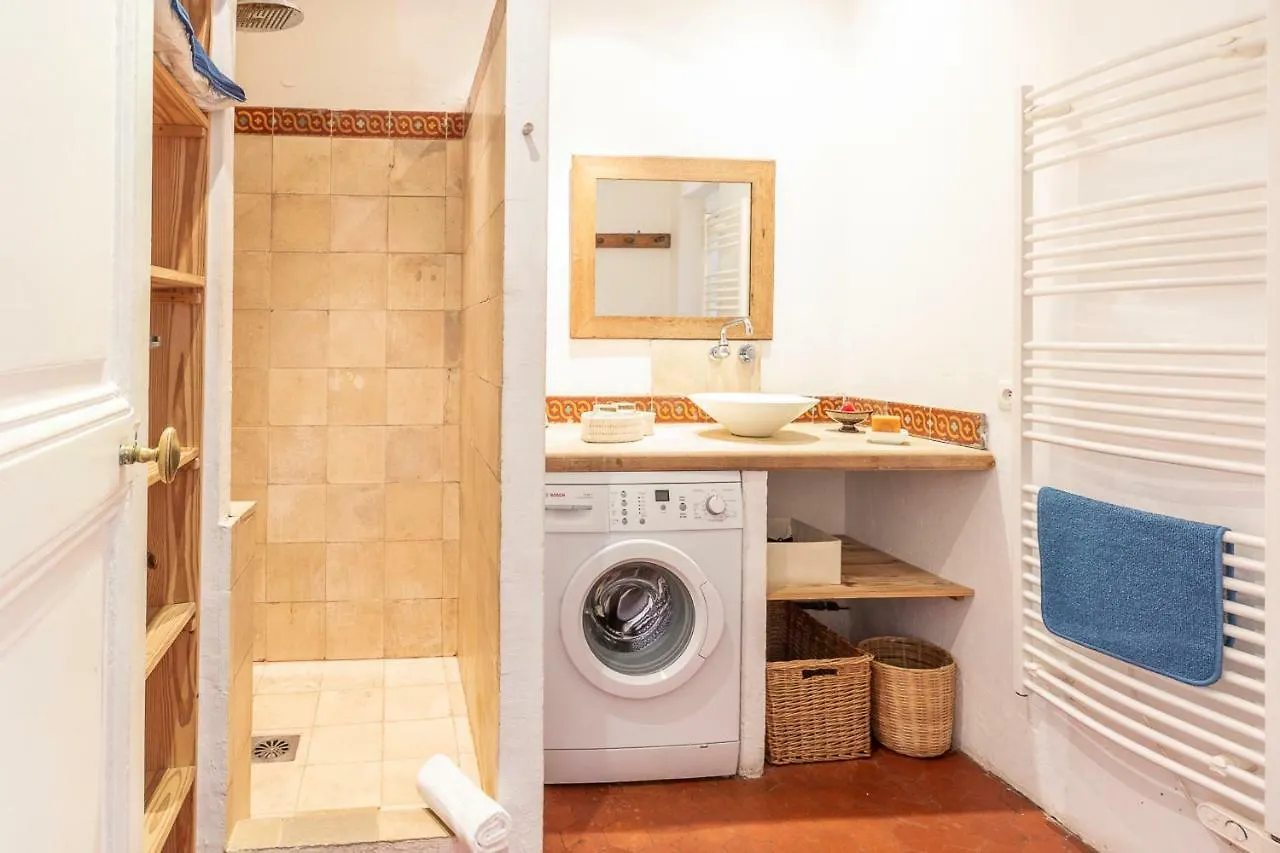 Apartment Logement Atypique Dans La Rue Fourmilliere Antibes